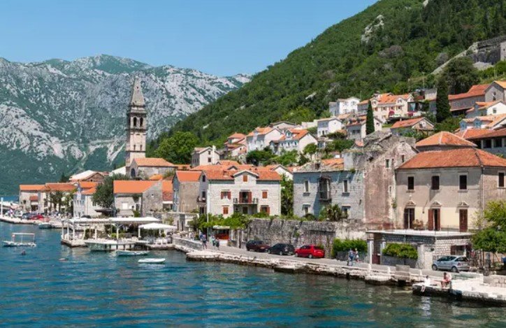 Roadtrip ins Unbekannte: Wie Sie sich auf eine Autoreise durch ein neues Land vorbereiten