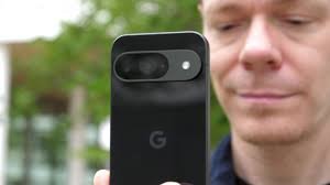 Verwenden Sie mobile Geräte? Vorsicht vor KI-gestützten Betrügereien!