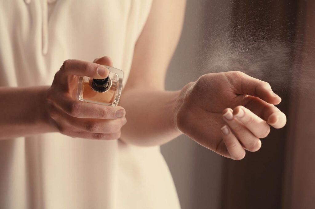 Parfum richtig auftragen: Die Do’s und Don’ts
