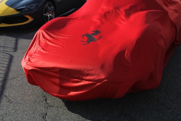 Schütze dein Auto drinnen: die beste maßgeschneiderte Lösung